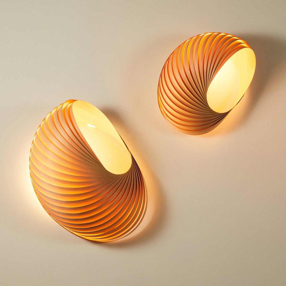Wall lamp shell maple