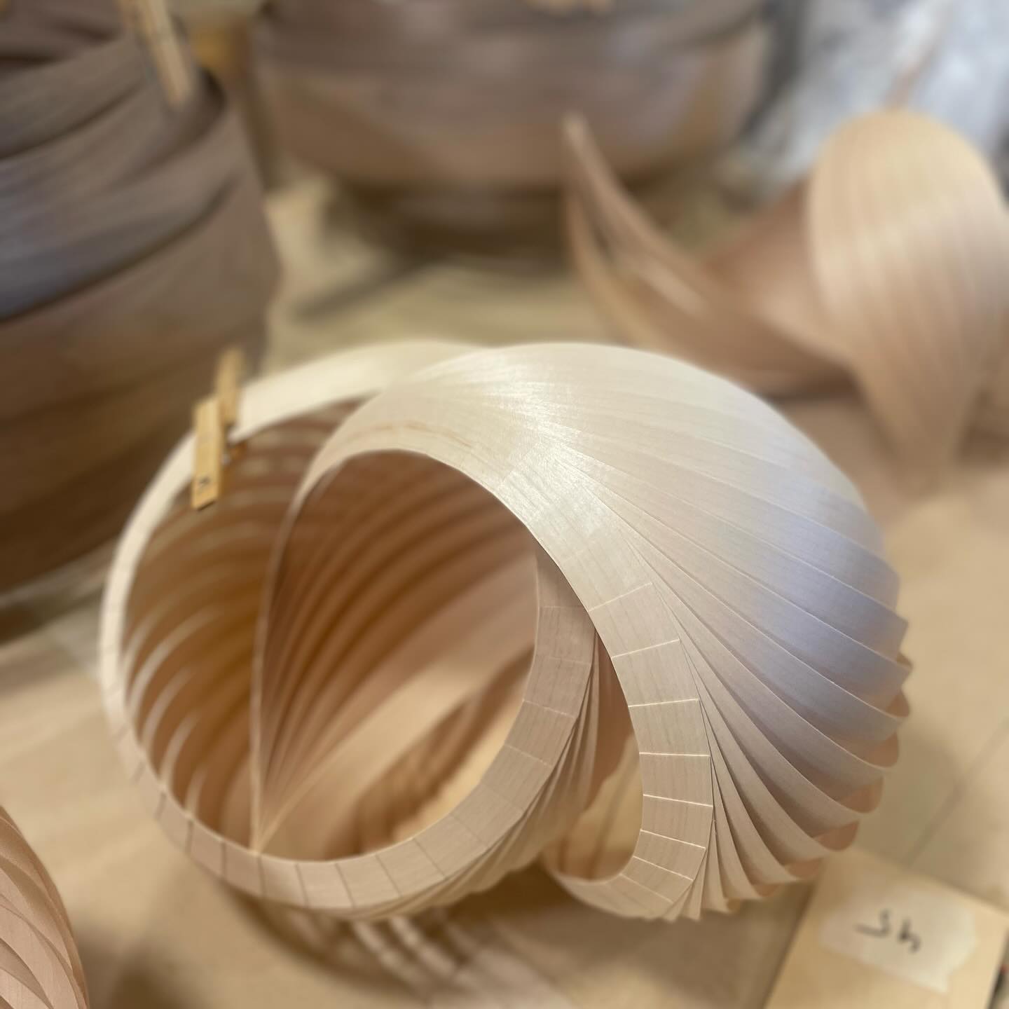 Pendant lamp wing maple