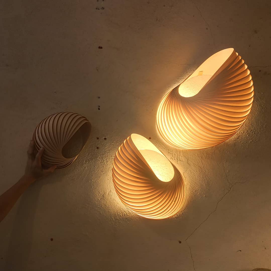 Wall lamp shell maple
