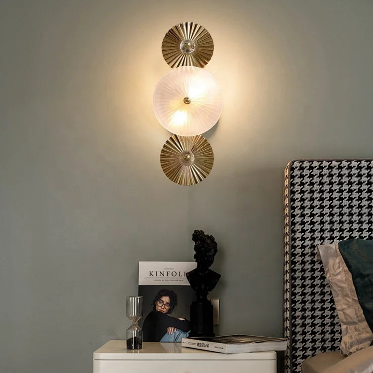 Retro disc wall light
