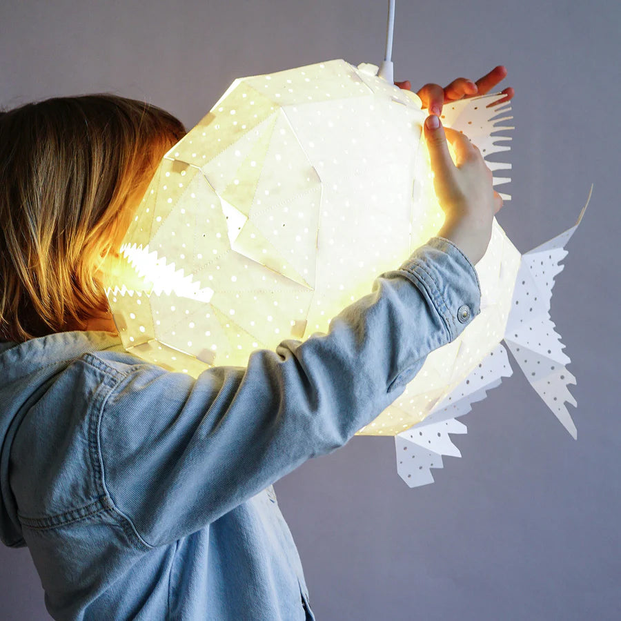 Pendant glowfish light