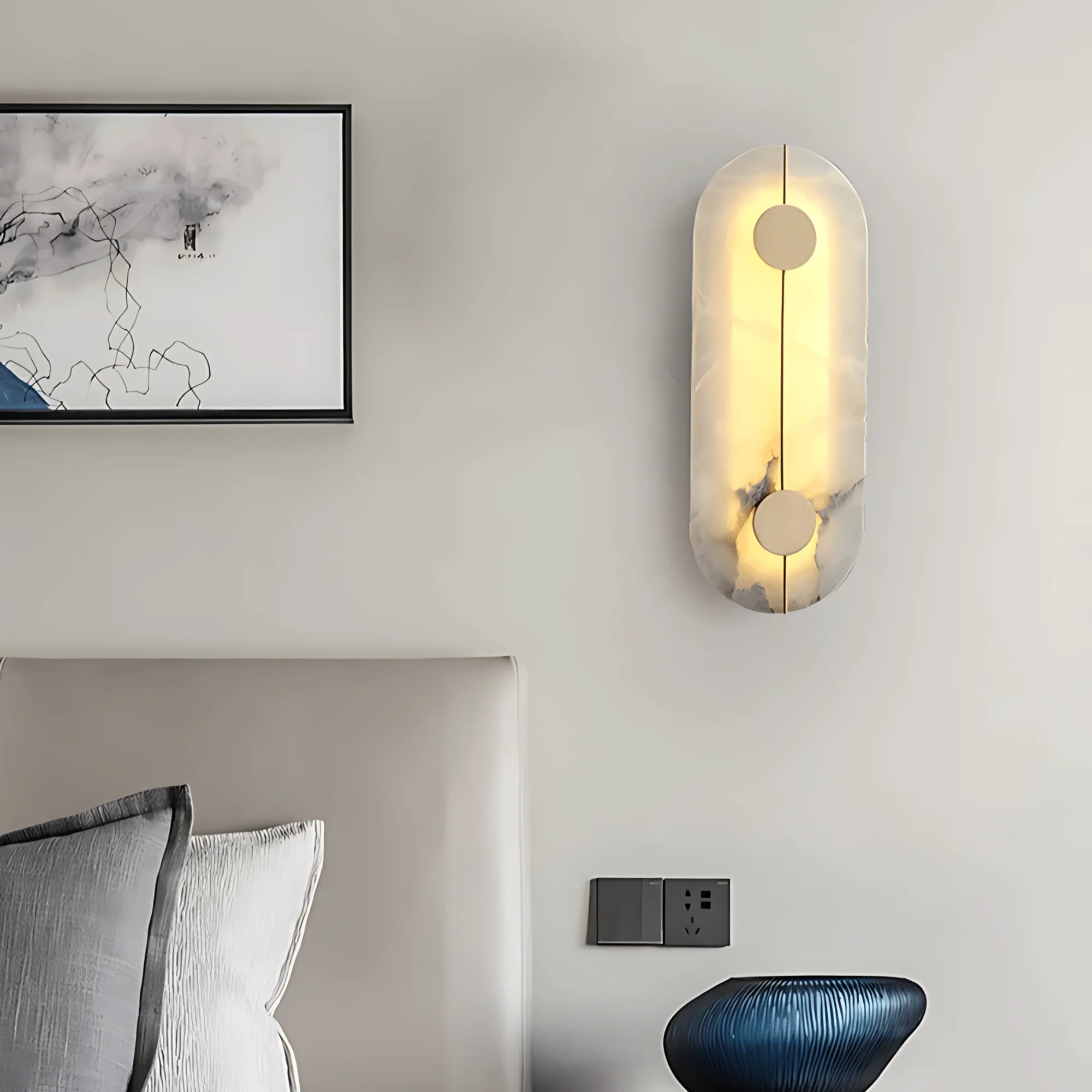 Omega wall light