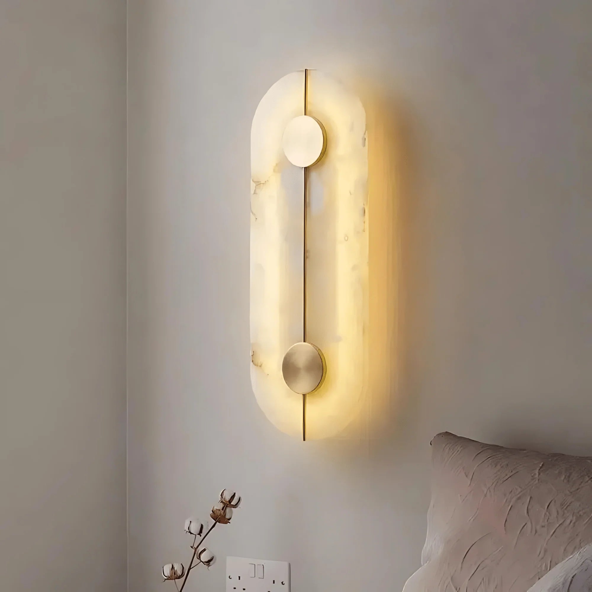 Omega wall light