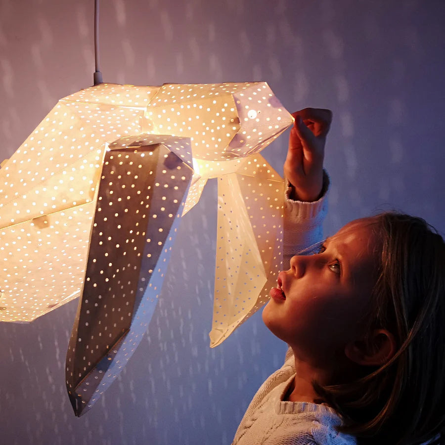 Pendant sea turtle lamp