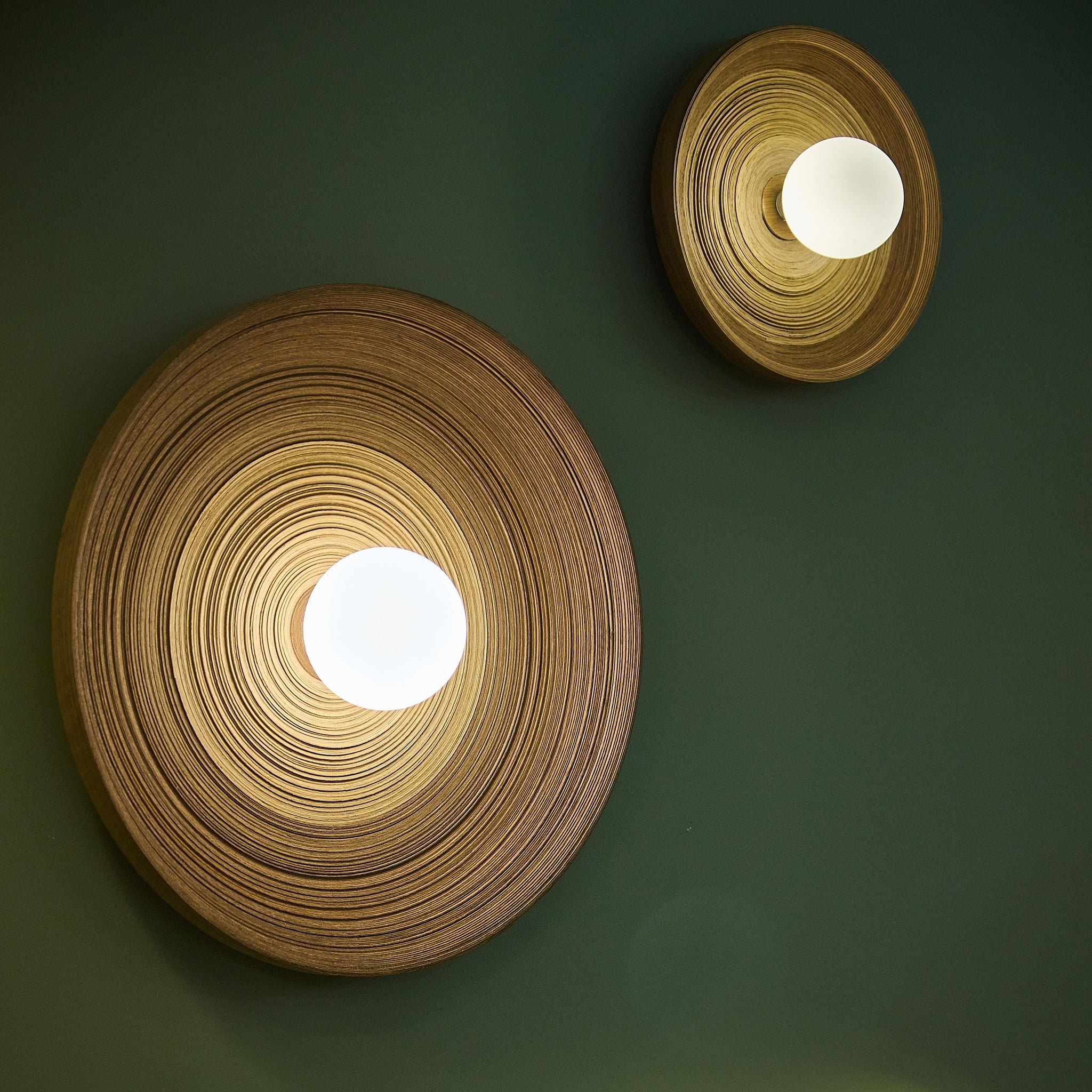 Wall lamp plate