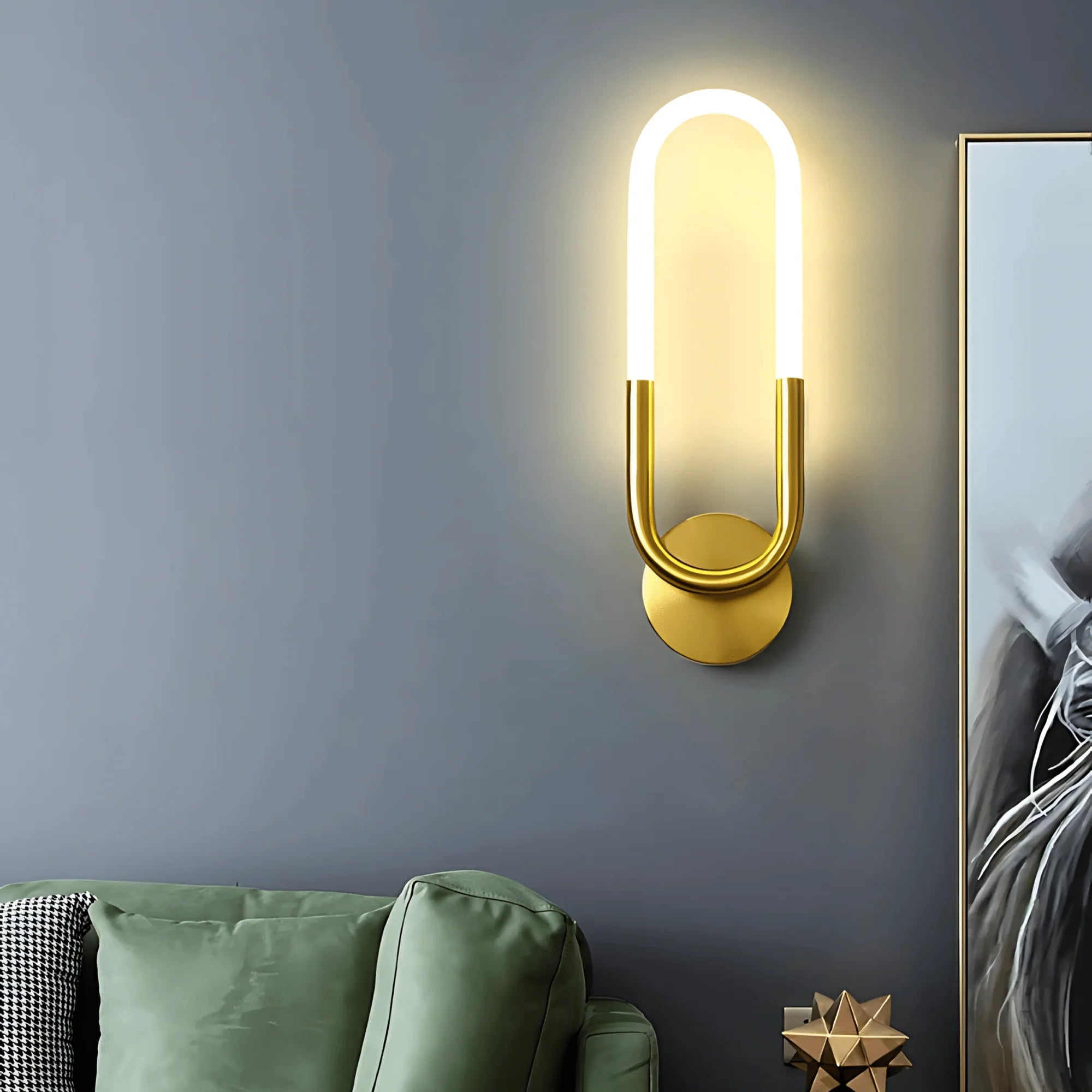 Calm wall light