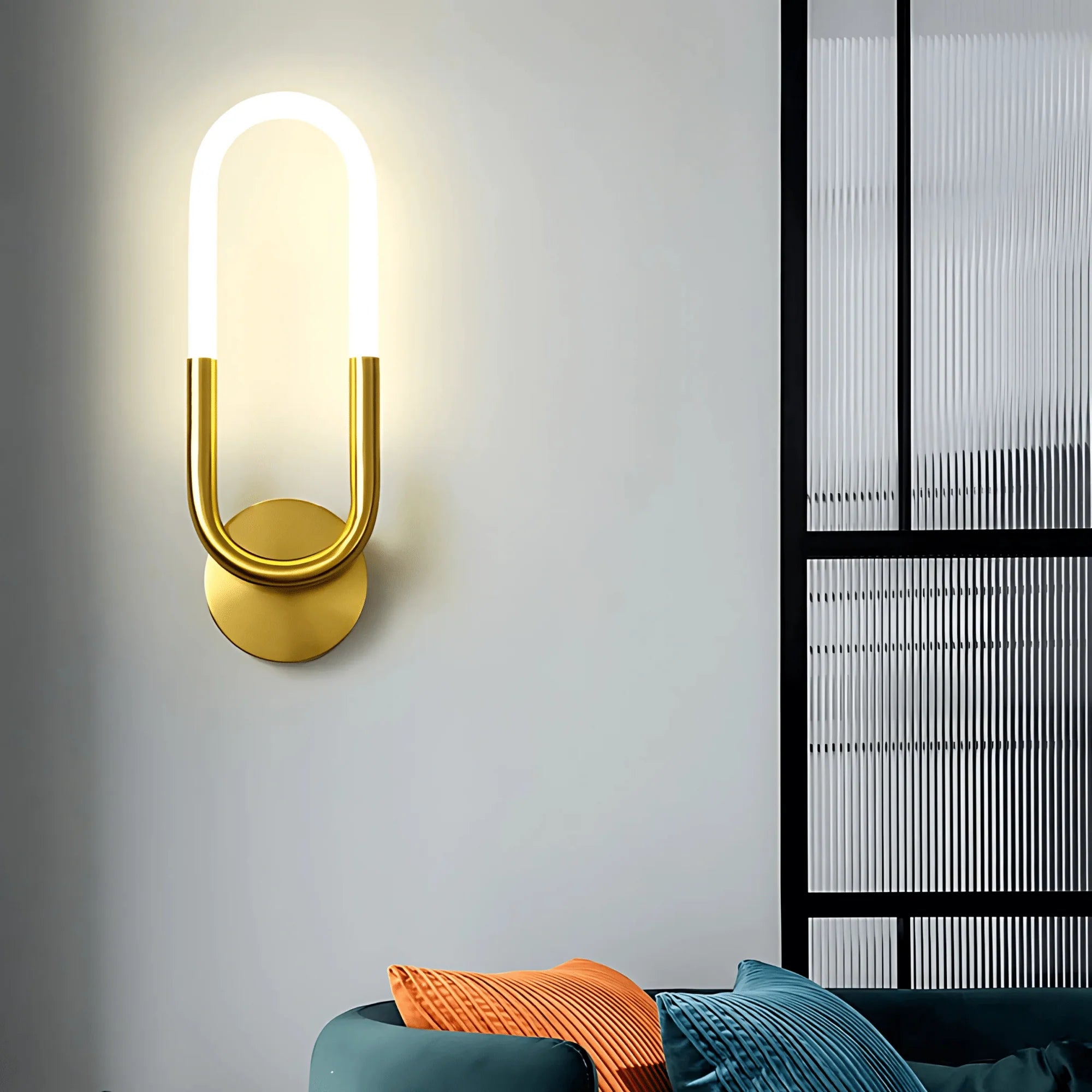 Calm wall light