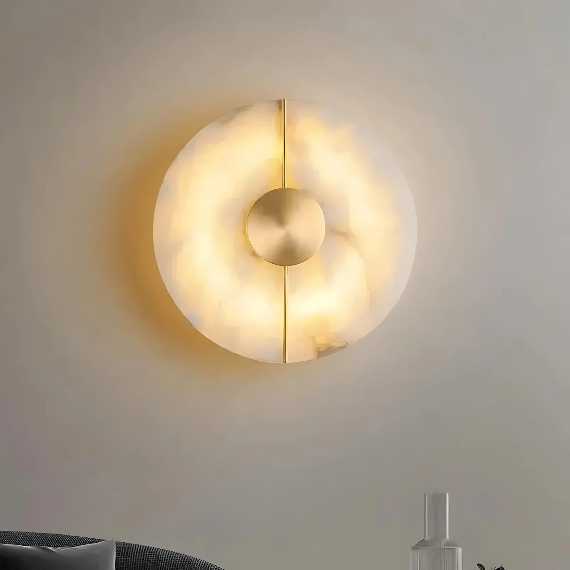 Omega wall light