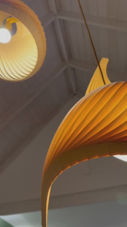 Pendant lamp wing maple